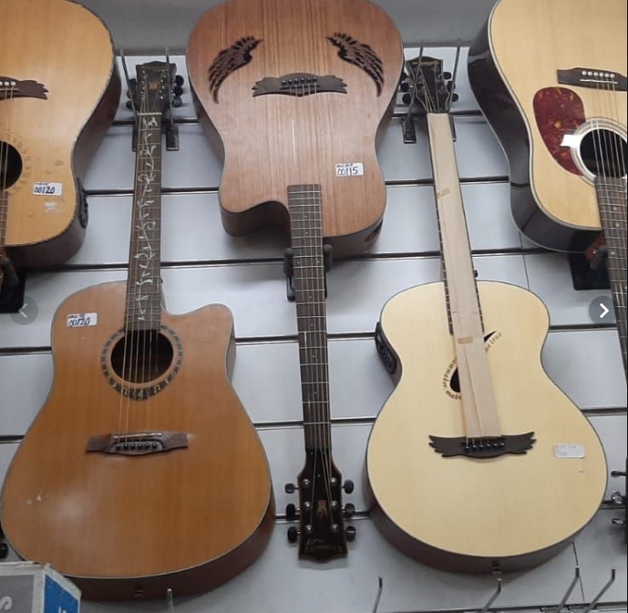 Guitars,Acousitc
